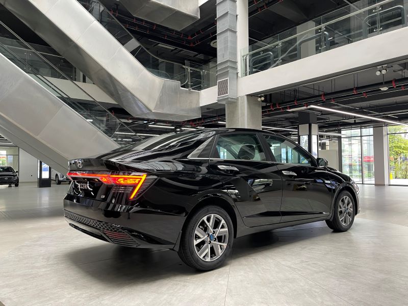 đuôi xe accent 2025